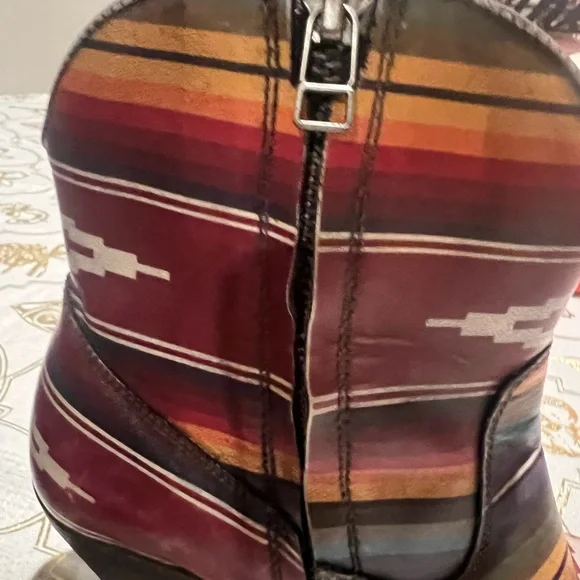 Ariat Serape Southwestern Ankle Boots 8.5B Western Cowgirl Festival Aztec boho - Picture 6 of 10